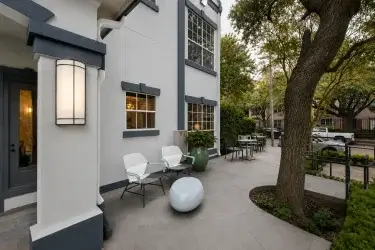 exterior-pic